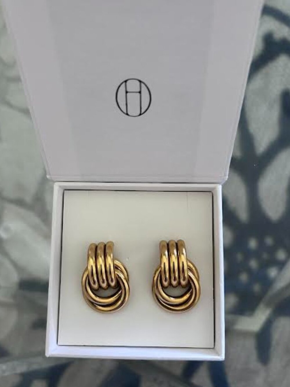 Heaven Mayhem Mini Knot Earrings